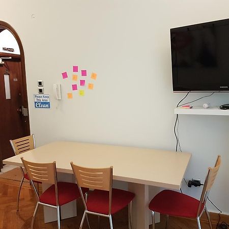Appartamento Errathens Pine Red And Taupe - Athens Center Esterno foto