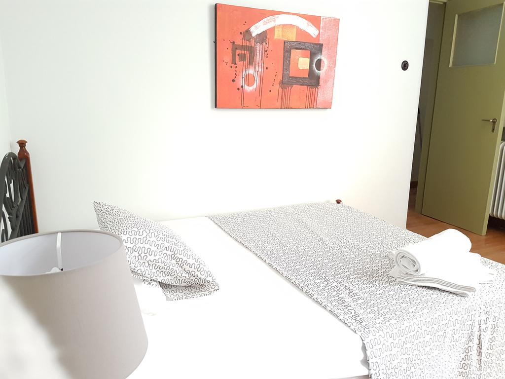 Appartamento Errathens Pine Red And Taupe - Athens Center Esterno foto