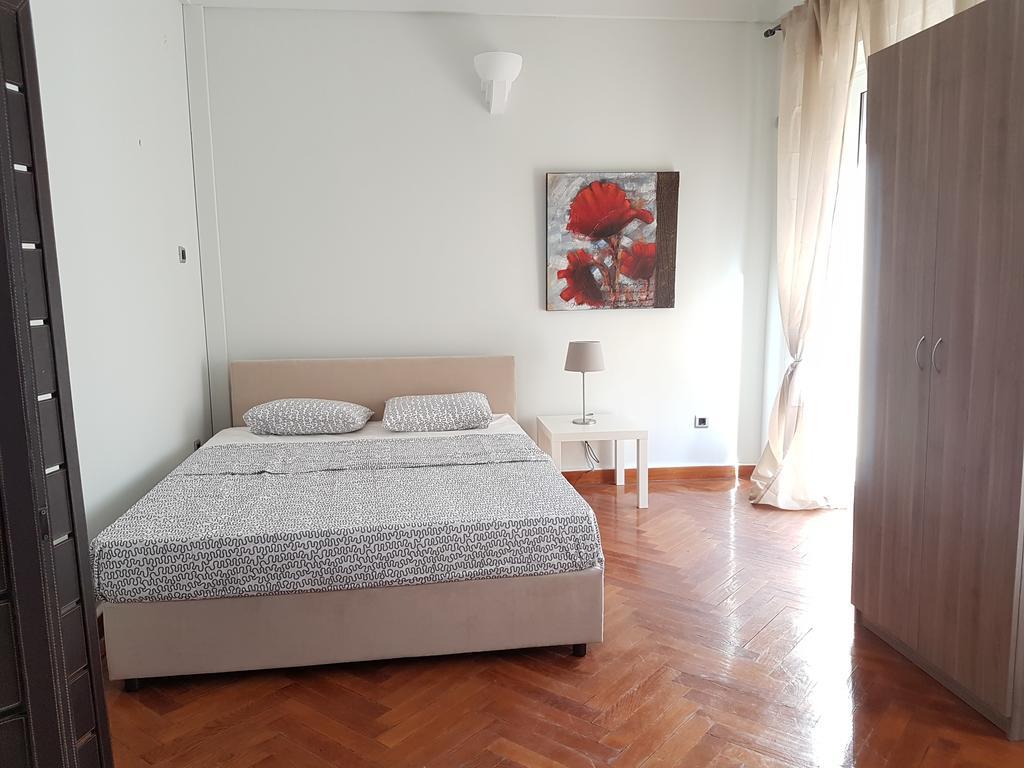Appartamento Errathens Pine Red And Taupe - Athens Center Esterno foto