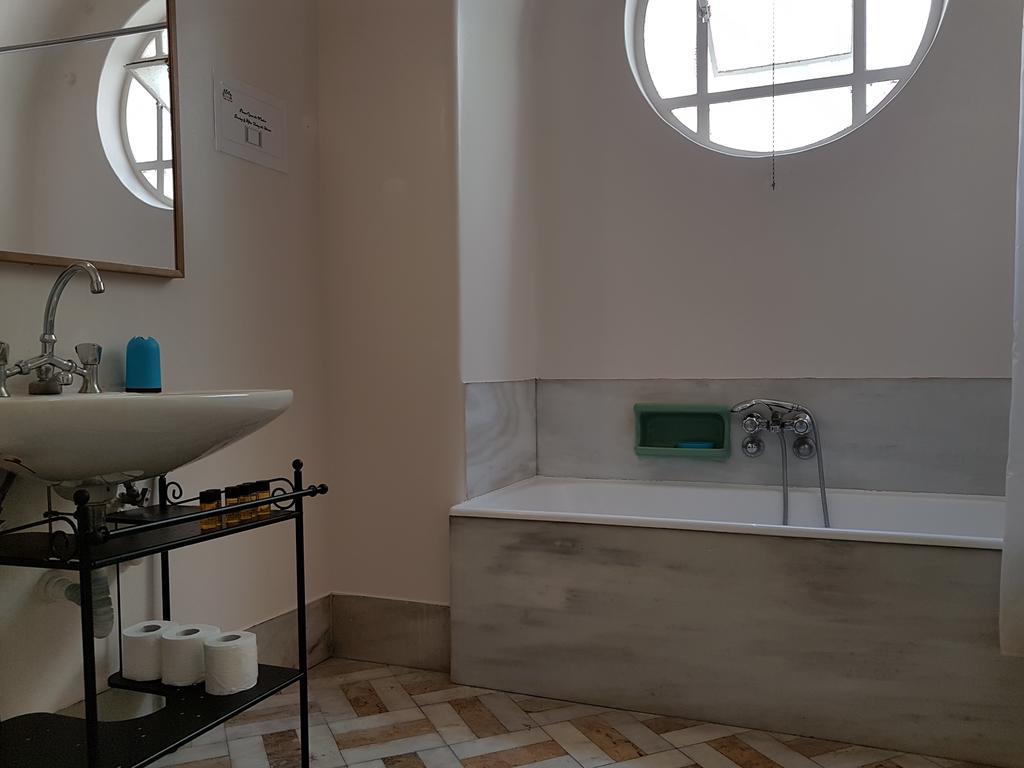 Appartamento Errathens Pine Red And Taupe - Athens Center Esterno foto
